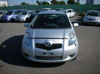 2005 Toyota Vitz Pictures