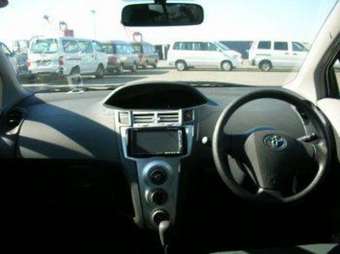 2005 Toyota Vitz Pictures