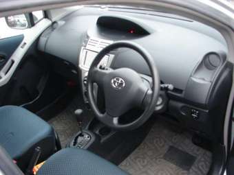 2005 Toyota Vitz Pictures