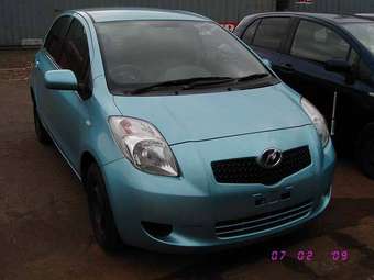 2005 Toyota Vitz Pictures