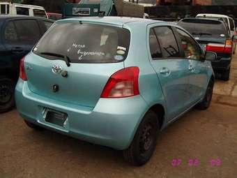 2005 Toyota Vitz Photos