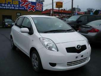 2005 Toyota Vitz Pics