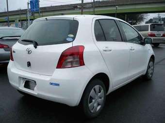 2005 Toyota Vitz Pictures