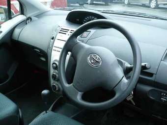 2005 Toyota Vitz Pictures