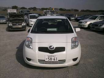 2005 Toyota Vitz Images