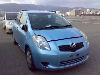 2005 Toyota Vitz Pictures