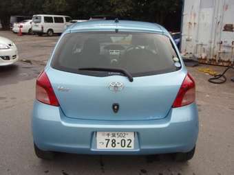 2005 Toyota Vitz Photos