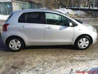 2005 Toyota Vitz Pictures