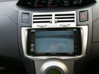 2005 Toyota Vitz Pictures