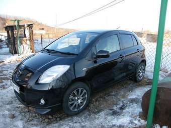 2005 Toyota Vitz Images