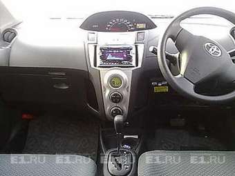 2005 Toyota Vitz Pictures