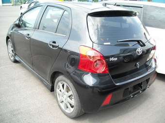 2005 Toyota Vitz Pictures