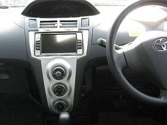 2005 Toyota Vitz Pictures