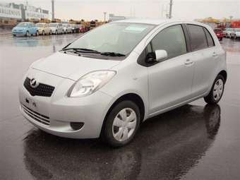 2005 Toyota Vitz Pics