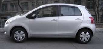 2005 Toyota Vitz Pictures