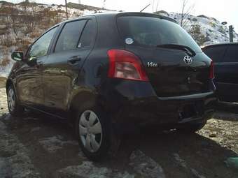 2005 Toyota Vitz Pictures