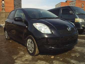 2005 Toyota Vitz Images