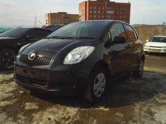 2005 Toyota Vitz Pictures