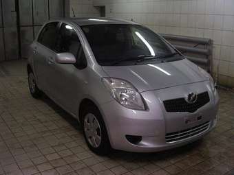 2005 Toyota Vitz Pictures