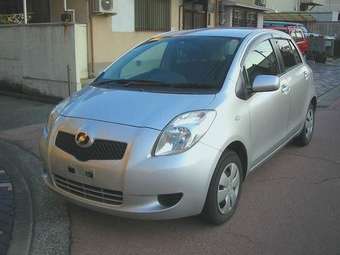 2005 Toyota Vitz Pictures