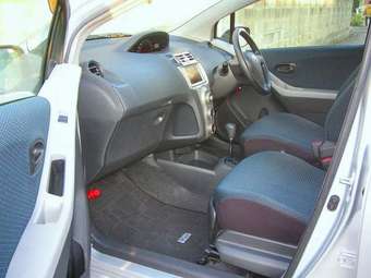 2005 Toyota Vitz Pictures