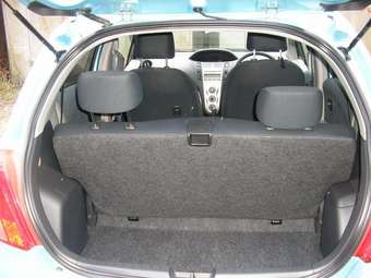 2005 Toyota Vitz Pictures