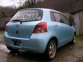 2005 Toyota Vitz Pictures