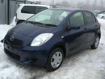 2005 Toyota Vitz Images