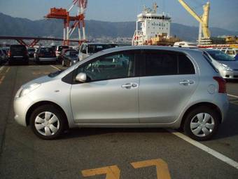 2005 Toyota Vitz Pictures