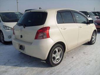 2005 Toyota Vitz Pictures