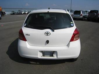 2005 Toyota Vitz Pictures