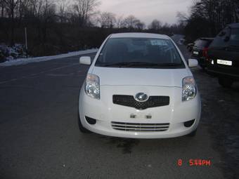 2005 Toyota Vitz Pictures