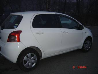 2005 Toyota Vitz Pictures