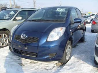 2005 Toyota Vitz Pictures