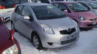 2005 Toyota Vitz Pictures