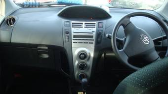 2005 Toyota Vitz Pictures