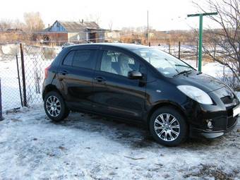 2005 Toyota Vitz Pictures