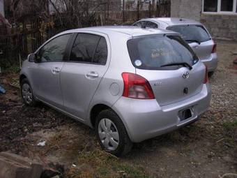 2005 Toyota Vitz Pics