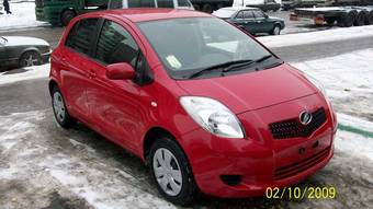 2005 Toyota Vitz Pictures