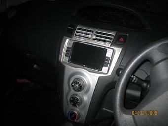 2005 Toyota Vitz Pictures