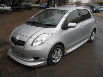 2005 Toyota Vitz Pictures