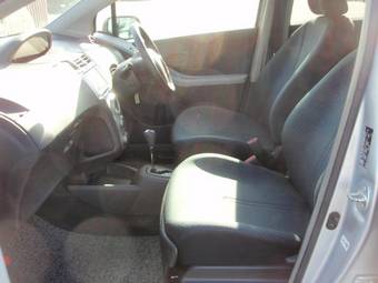 2005 Toyota Vitz Pictures