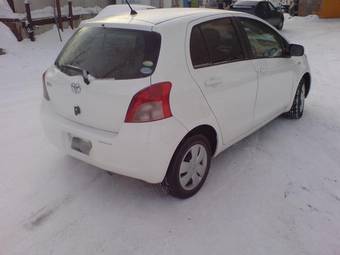 2005 Toyota Vitz Pictures