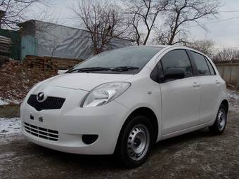 2005 Toyota Vitz Pictures