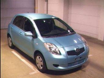 2005 Toyota Vitz Pictures