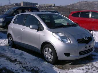 2005 Toyota Vitz Pictures