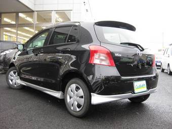 2005 Toyota Vitz Pictures