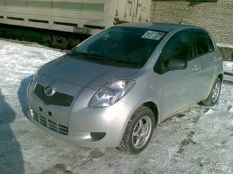 2005 Toyota Vitz Pictures