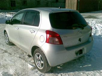 2005 Toyota Vitz Pictures