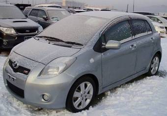 2005 Toyota Vitz Pictures